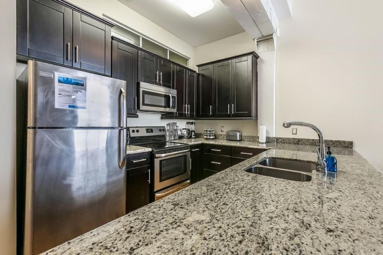 Beautiful Condos Steps From French Quarter And Bourbon St Nova Orleães Exterior foto