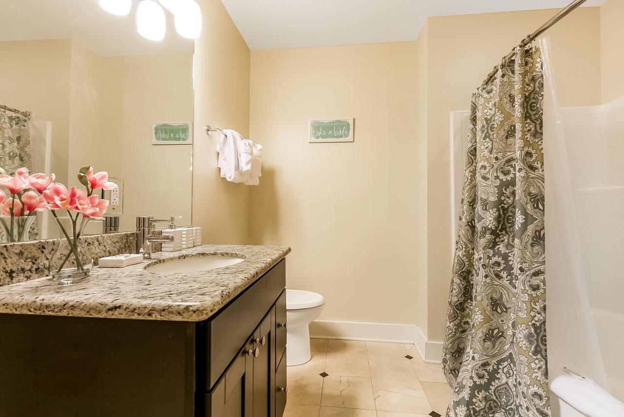 Beautiful Condos Steps From French Quarter And Bourbon St Nova Orleães Exterior foto