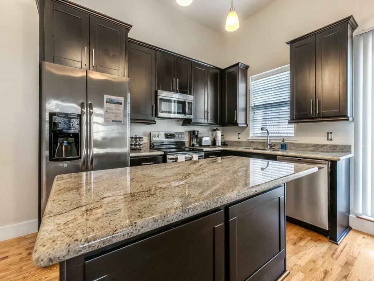 Beautiful Condos Steps From French Quarter And Bourbon St Nova Orleães Exterior foto